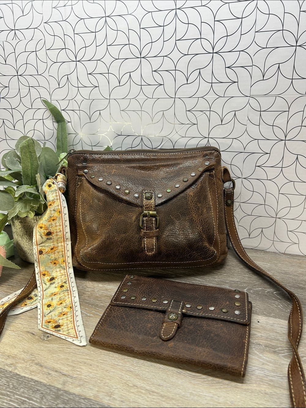 5951 Patricia Nash Brown Leather Crossbody Bag with Matching Wallet 268435951